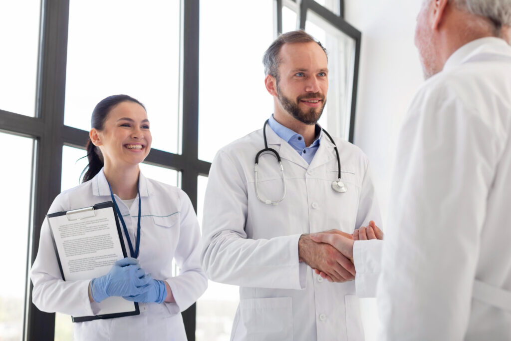 Holding para médicos: como proteger patrimônio e garantir sucessão segura