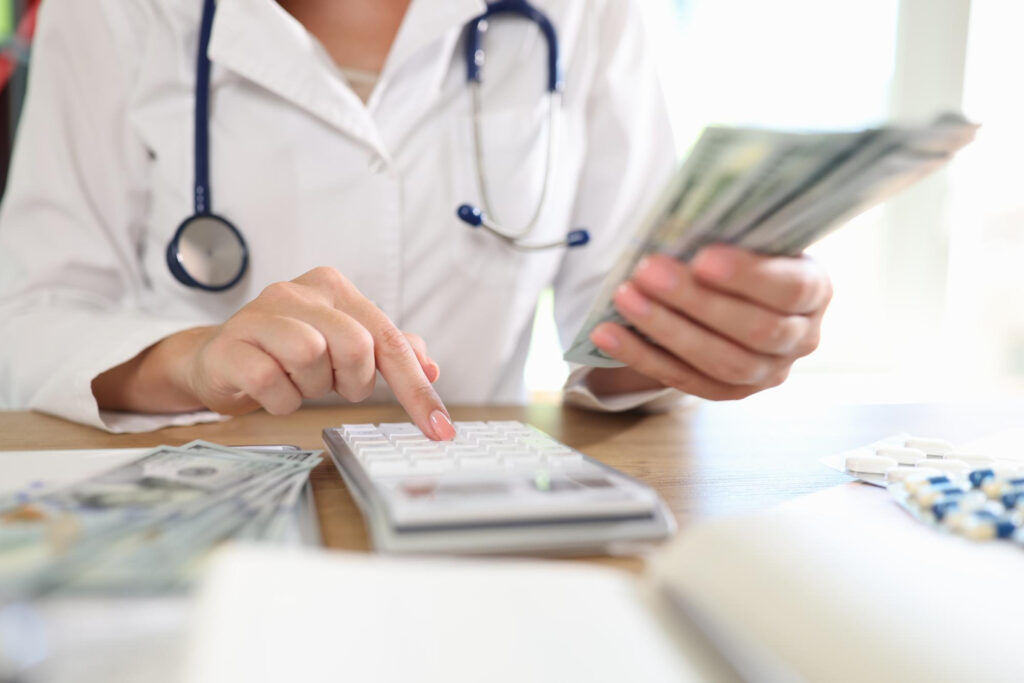 Contabilidade para Clínicas: Como estruturar o financeiro sem erros